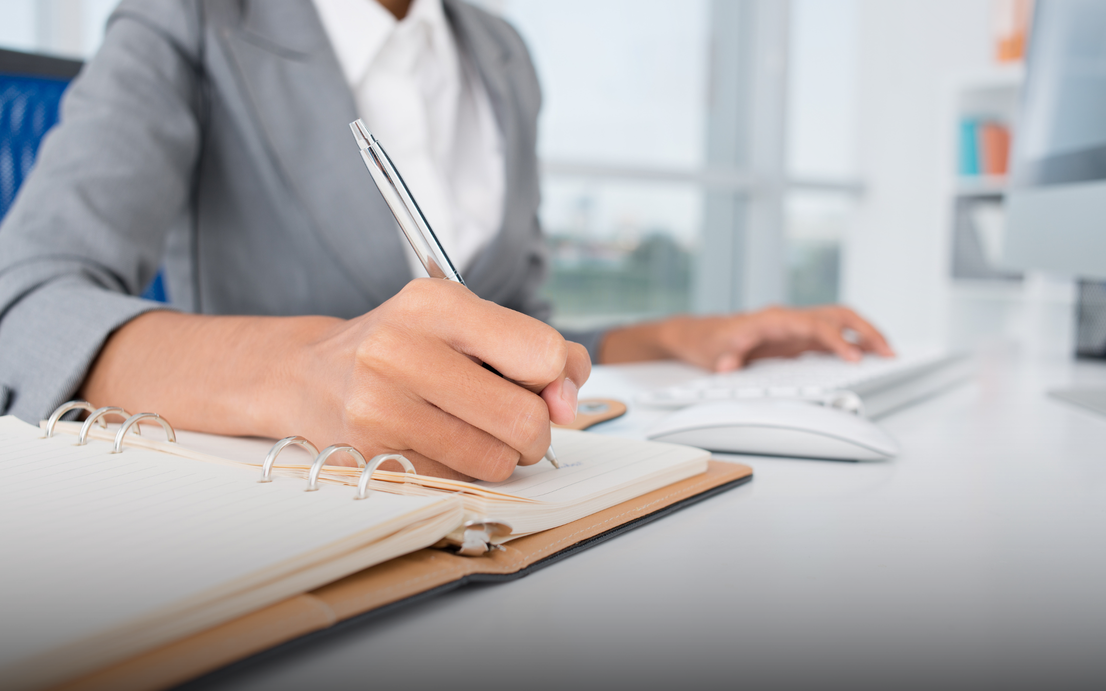 A group of leadership executives are engaging in a lively conversation.